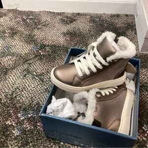 Geox Kids Bronze High-Top Sneakers with White Fur